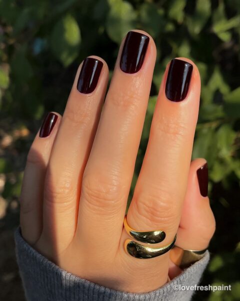 Paznokcie dark rose nails