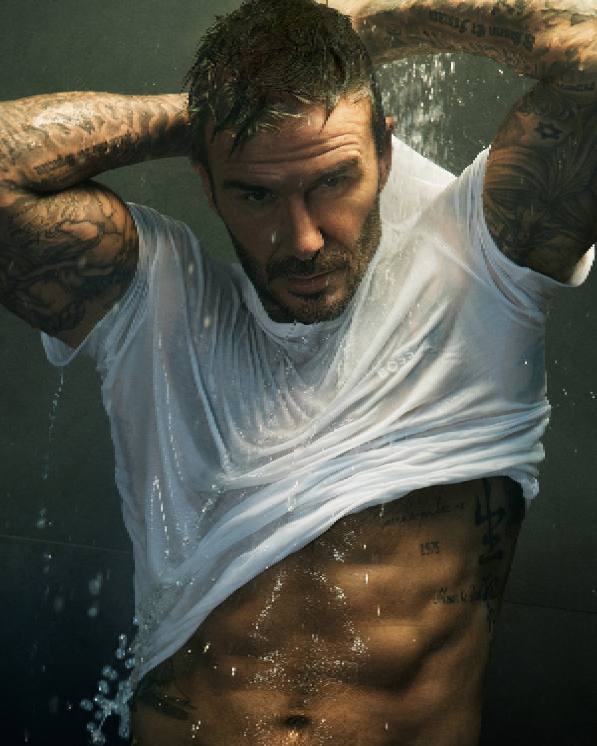 BOSS ONE Bodywear z nową kampanią: David Beckham pozuje w zmysłowych kadrach