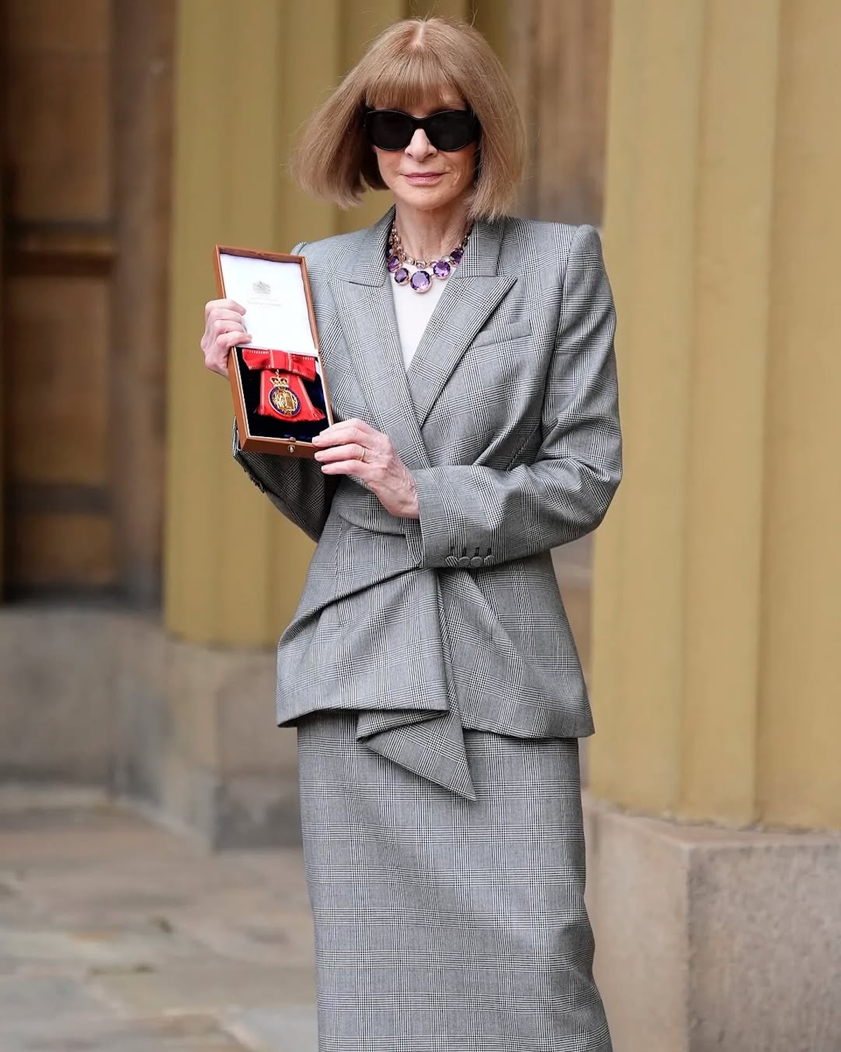 Anna Wintour odebrała order od króla Karola: “Nuclear Wintour” doceniona za wkład w kulturę i modę