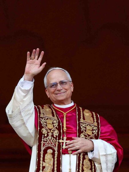 Leon XIV u władzy: jakie poglądy przedstawia nowa głowa kościoła katolickiego?