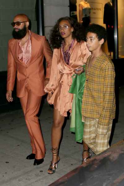 New York, NY - Solange Knowles, her husband Alan Ferguson and son Daniel Julez Smith Jr arrive at Beyonce's Soul Train-themed 35th Birthday bash in Midtown Manhattan. September 5, 2016,Image: 298981494, License: Rights-managed, Restrictions: UWAGA - ZDJĘCIA PAPARAZZI. BRAK ZGODY NA WIZERUNEK. PUBLIKACJA NA WYŁĄCZNĄ ODPOWIEDZIALNOŚĆ REDAKCJI.Jesli zdjęcia przedstawiają dzieci - proszę zapikslować ich twarze., Model Release: no, Pictured: Solange Knowles, Alan Ferguson, Daniel Julez Smith Jr, Credit line: AKM Images / Backgrid USA /