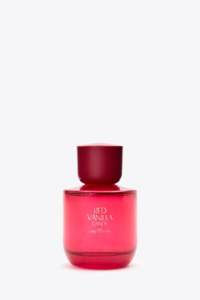 Czerwony flakon perfum Red Vanilla Candy z kolekcji Zara Candy Collection, o klasycznym kształcie z matową zakrętką w kolorze bordo. Słodka kompozycja oparta na malinach, mandarynce, karmelu i kandyzowanym migdale — zapach gourmand w najczystszej postaci. Malinowe perfumy z Zary