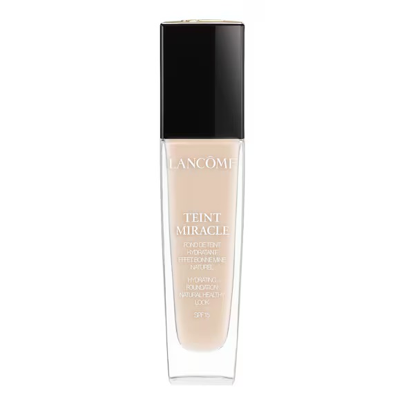 Zdjęcie produktowe podkładu do twarzy Lancôme Teint Miracle, który jest jednym z luksusowych kosmetyków do makijażu dostępnych w promocji w Sephorze.
